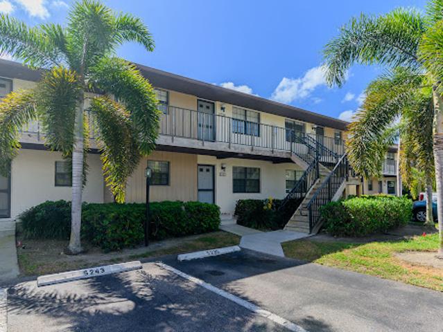 Apartment for sale in Naples, Florida