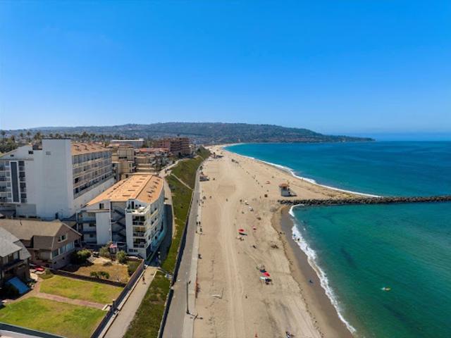 Apartment for sale in Redondo Beach, California