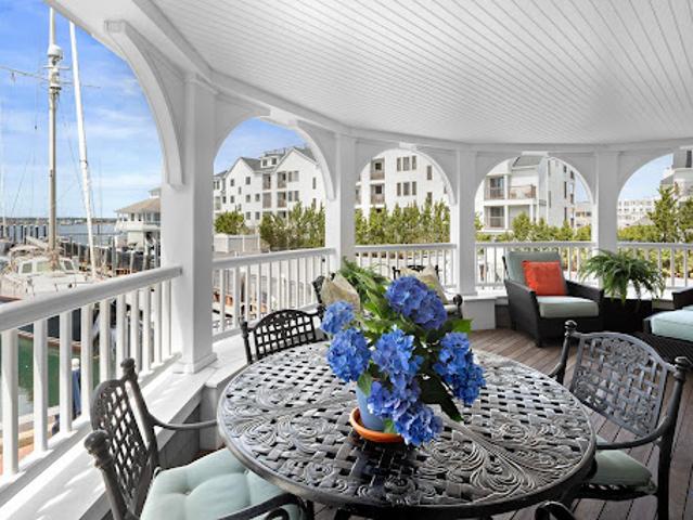 Apartment for sale in Newport, Rhode Island