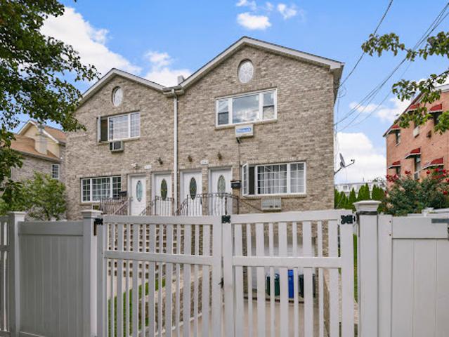 Apartment for rent in The Bronx, Arverne