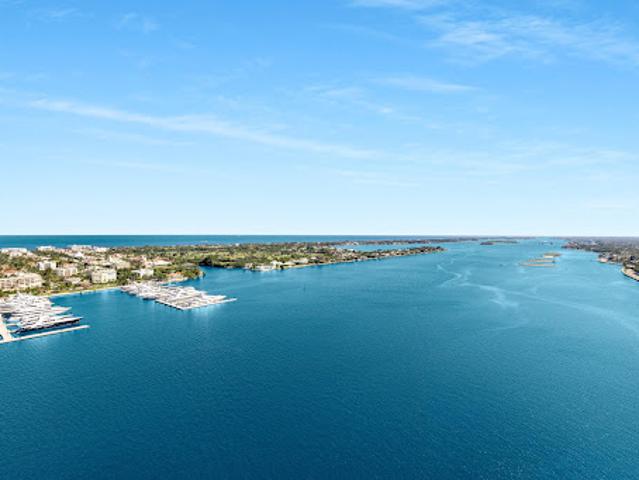 Apartment for sale in West Palm Beach, Florida