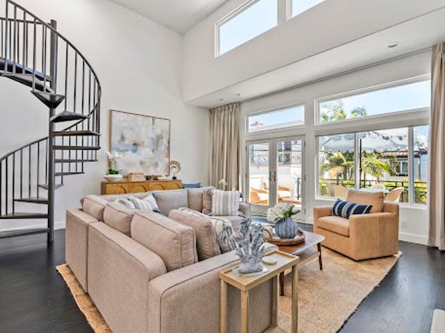 Apartment for sale in Manhattan Beach, California