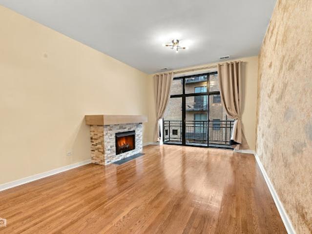 Apartment for sale in Chicago, Cook County