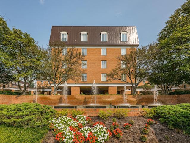Apartment for sale in Bethesda, Maryland