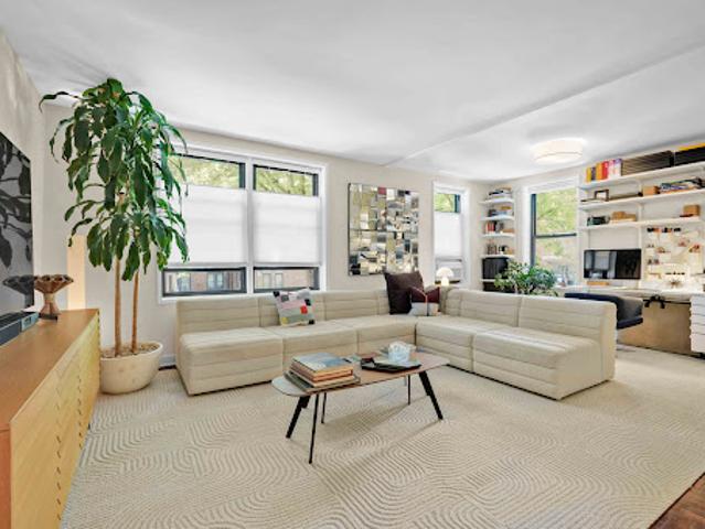 Apartment for sale in Arverne, New York