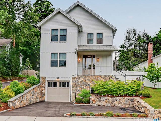 Apartment for sale in New Canaan, Connecticut