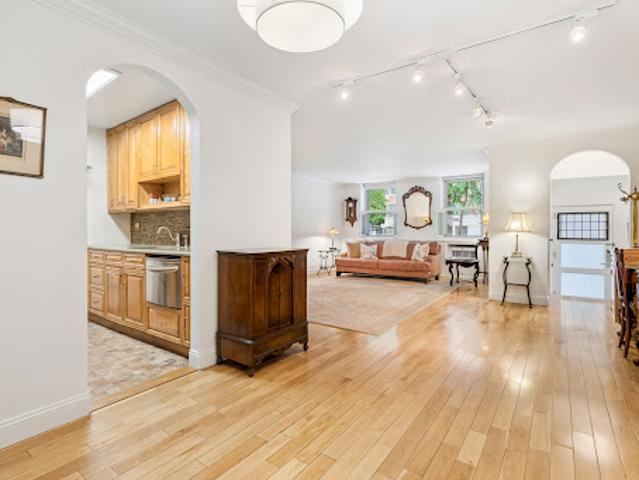 Apartment for sale in Arverne, New York