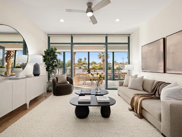 Apartment for sale in Santa Monica, California