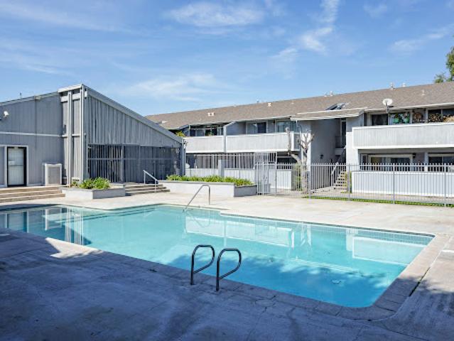 Apartment for sale in Anaheim, California