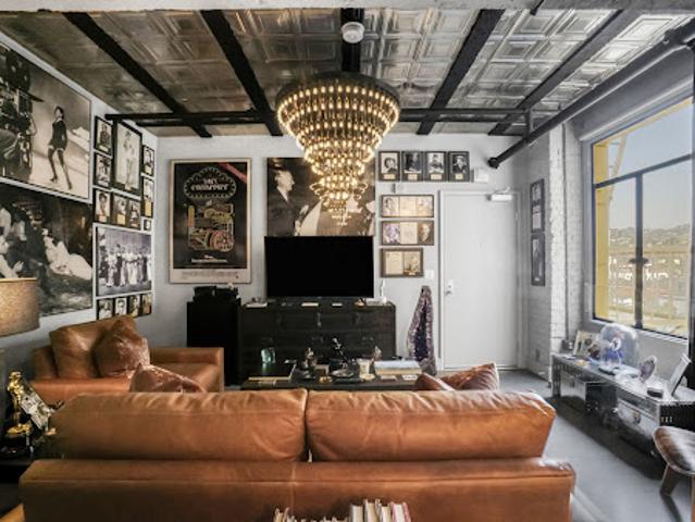 Apartment for sale in Canoga Park, California