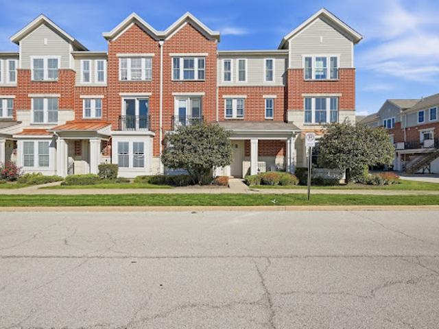 Apartment for sale in Arlington Heights, Cook County