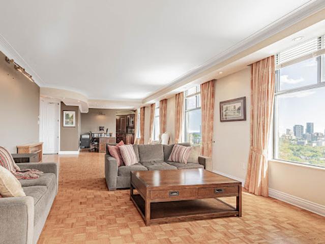 Apartment for sale in Woburn, Ontario