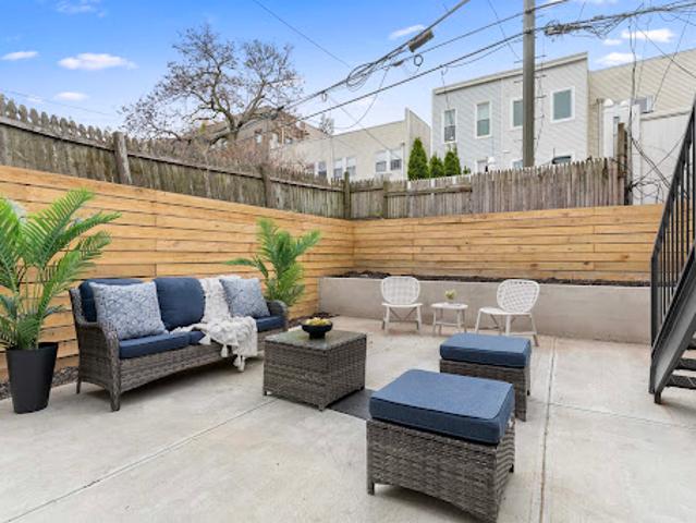 Apartment for sale in Arverne, New York