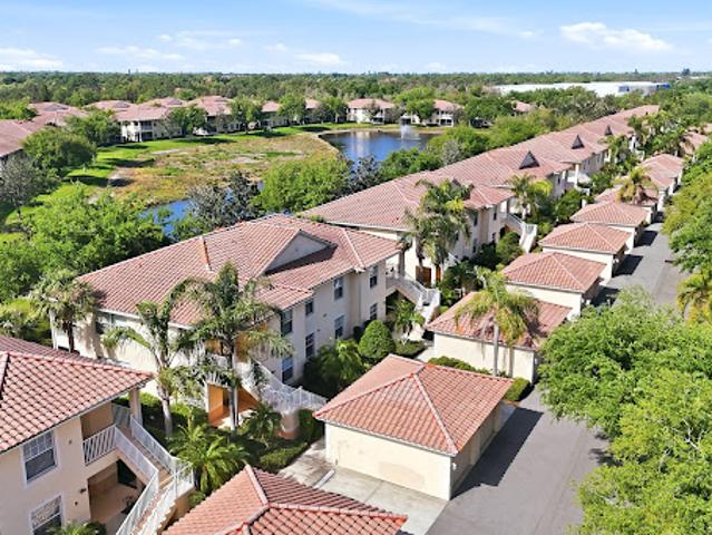Apartment for sale in Canoga Park, California