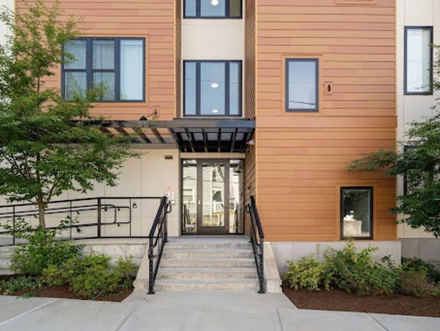Apartment for sale in Auburndale, Massachusetts