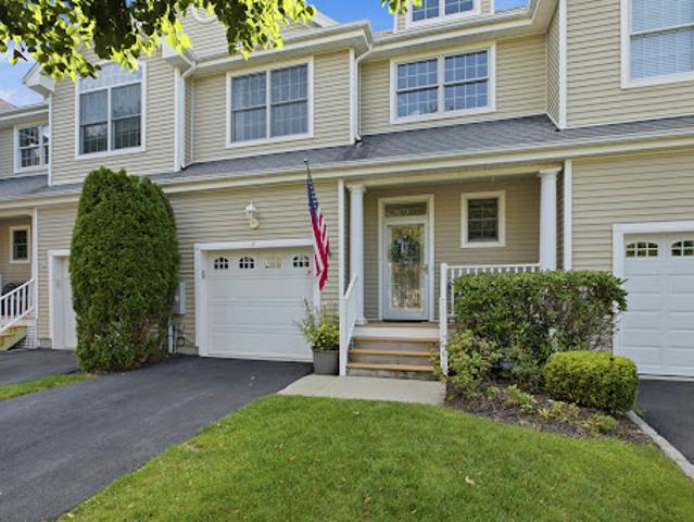 Apartment for sale in Centereach, New York