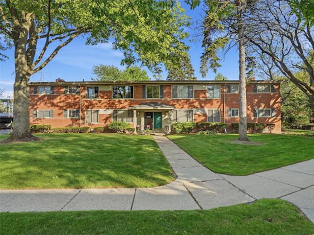 Apartment for sale in Birmingham, Michigan