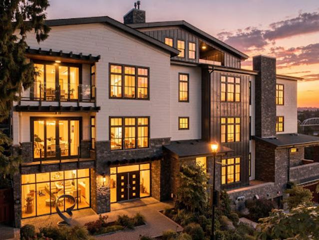 Apartment for sale in Lake Oswego, Clackamas County