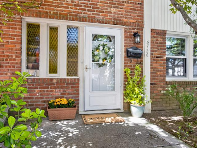 Apartment for sale in Arverne, New York