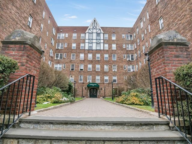 Apartment for sale in Eastchester, New York