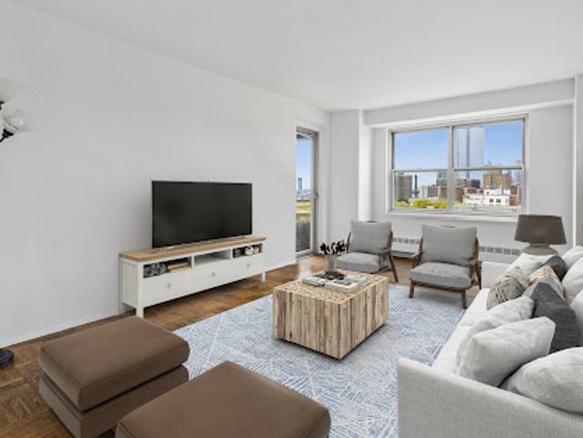 Apartment for sale in New York, Arverne