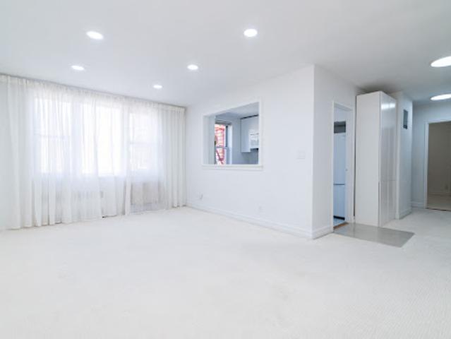 Apartment for sale in Glenwood, New York