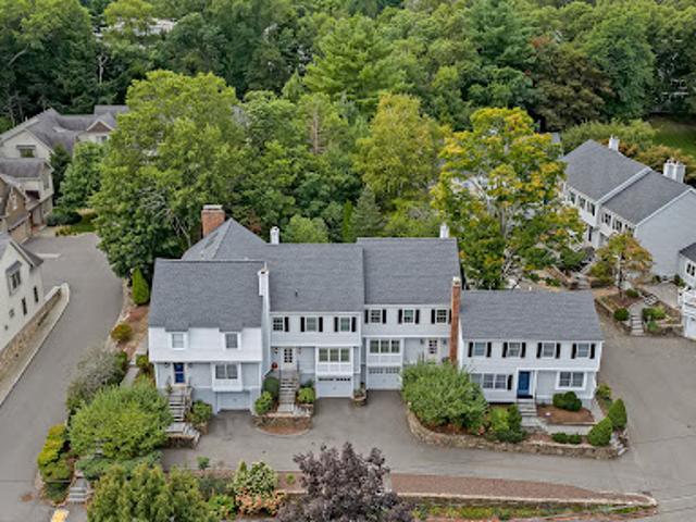 Apartment for sale in Wellesley, Massachusetts