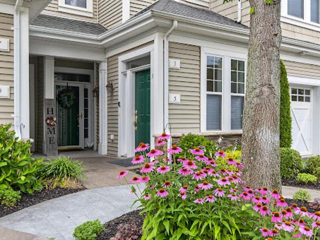 Apartment for sale in Lake Grove