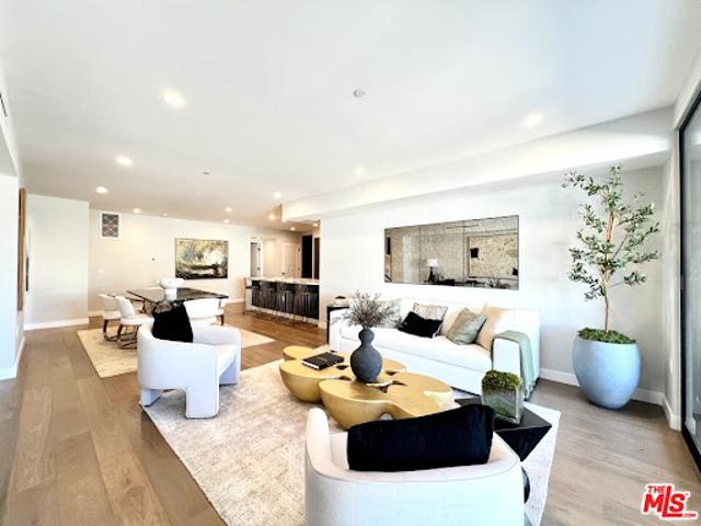 Apartment for sale in Canoga Park, California