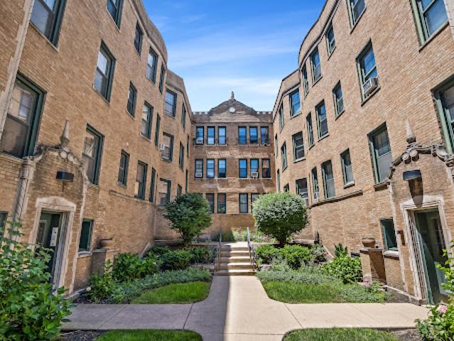 Apartment for sale in Evanston, Illinois