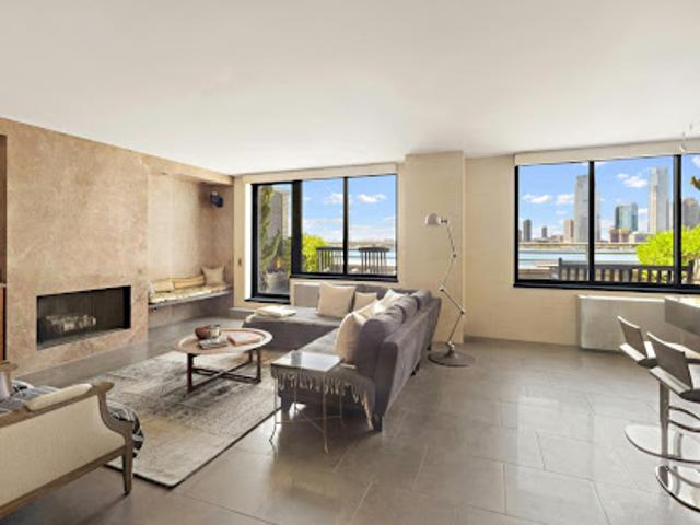 Apartment for sale in Arverne, New York