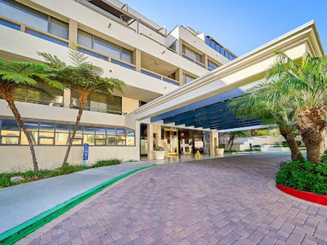 Apartment for sale in Canoga Park, California