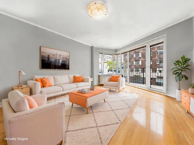 Apartment for sale in Arverne, New York