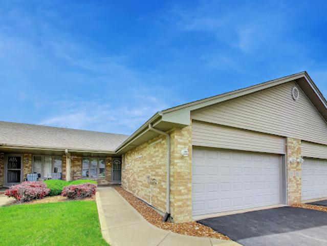 Apartment for sale in Crestwood, Illinois