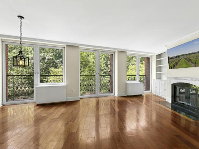 Apartment for sale in Arverne, New York