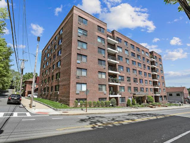Apartment for sale in White Plains, New York
