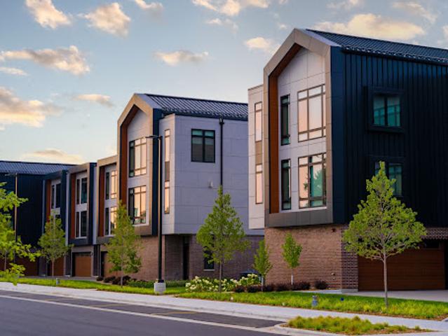 Apartment for sale in Ashwaubenon, Wisconsin