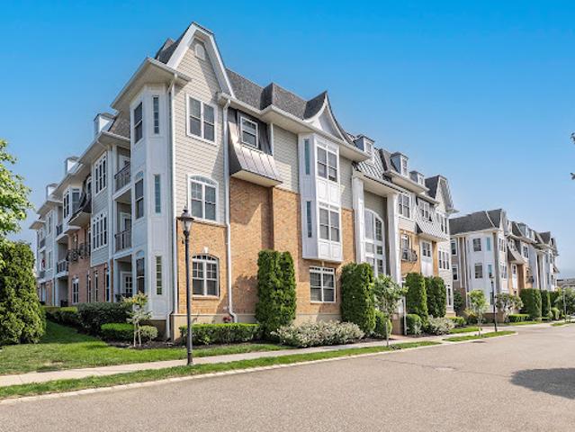 Apartment for sale in Westbury Apartment for sale in Westbury