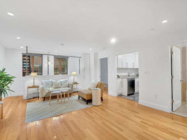 Apartment for sale in Arverne, New York