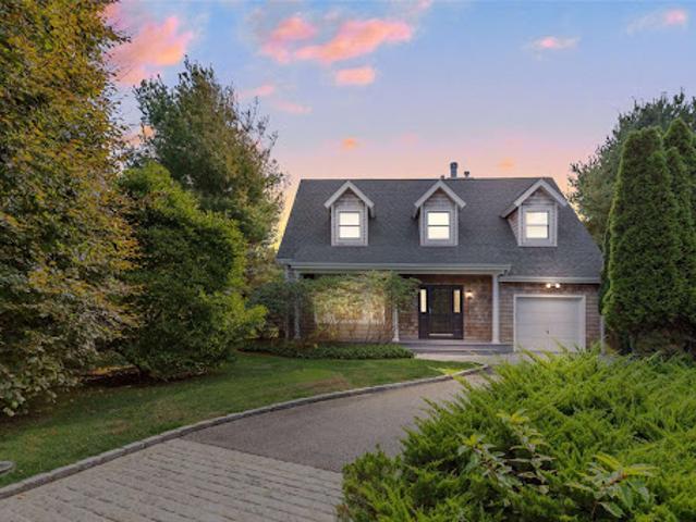 Apartment for sale in East Hampton