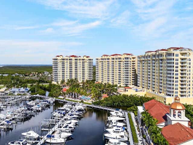 Apartment for sale in Cape Coral, Florida