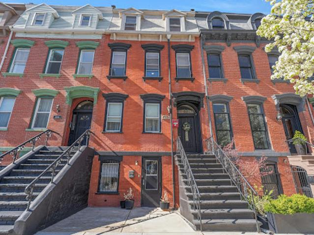 Apartment for sale in Hudson, New Jersey