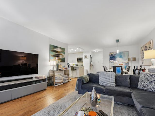 Apartment for sale in Fort Lee, New Jersey