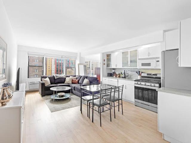 Apartment for sale in Arverne, New York