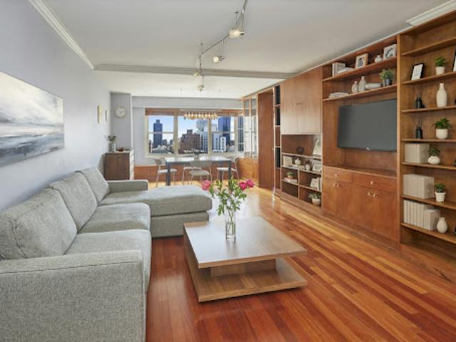Apartment for sale in Arverne, New York