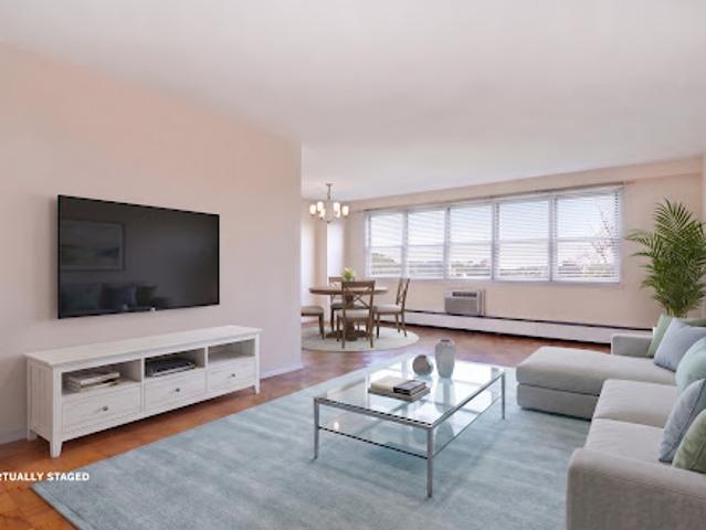 Apartment for sale in Glenwood, New York