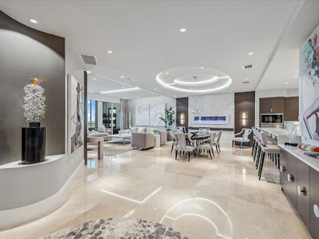 Apartment for sale in Naples, Florida