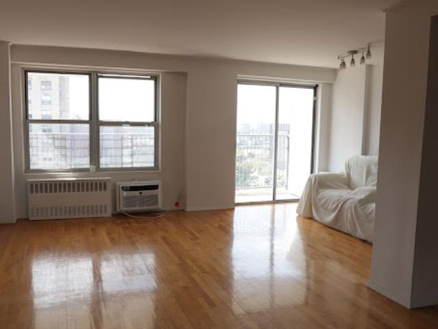 Apartment for sale in Arverne, New York