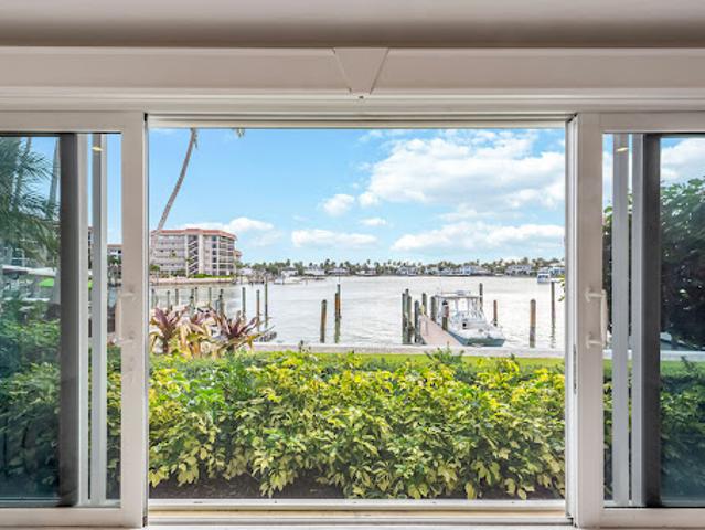 Apartment for sale in Naples, Florida