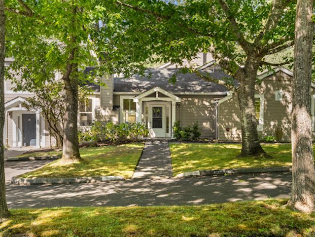 Apartment for sale in Bainbridge Island, Washington